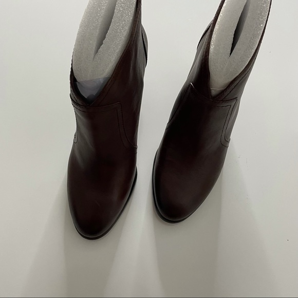 Vince Camuto Women’s Leather Booties/ Ankle Boots - Picture 3 of 8